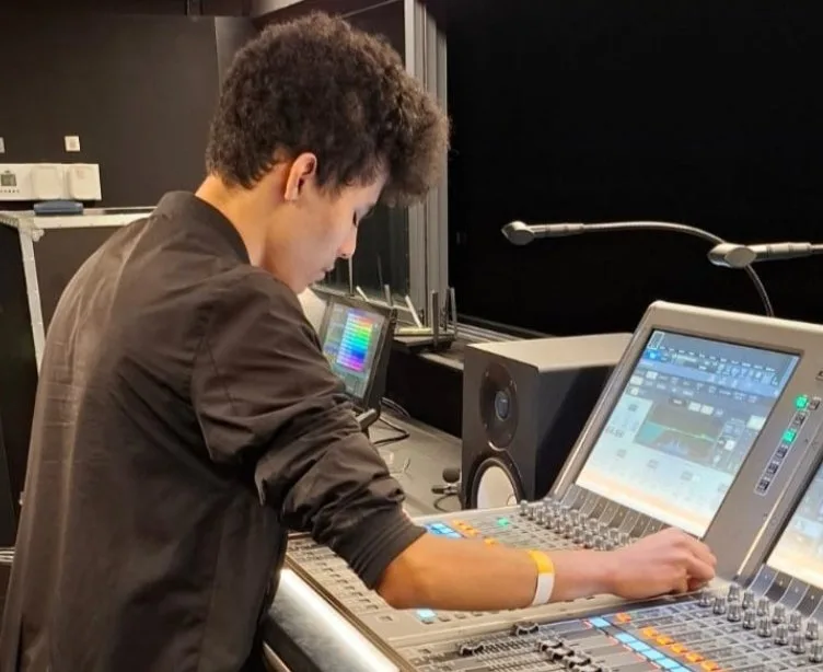 Marcelo Morais — Designer de luz e diretor de iluminação cênica da BERA